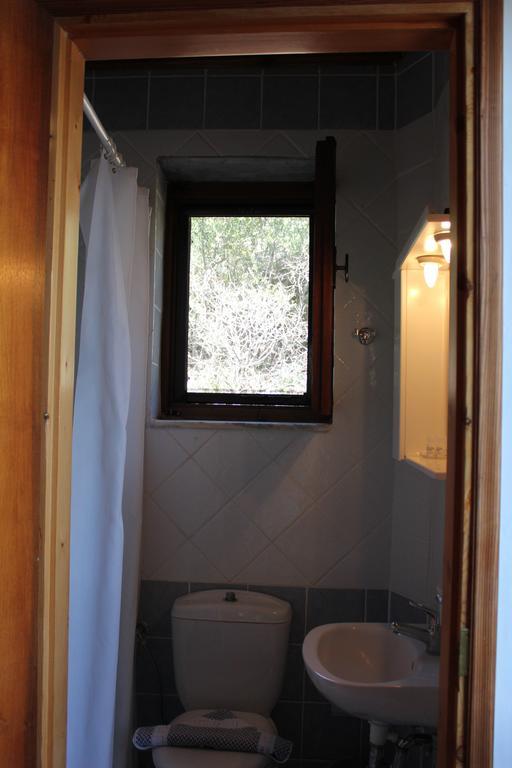 Lalloudes Seaside Accommodation Exo Nimfion Номер фото