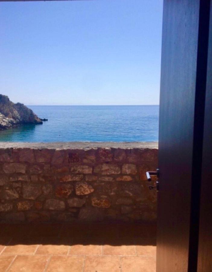 Lalloudes Seaside Accommodation Exo Nimfion Екстер'єр фото