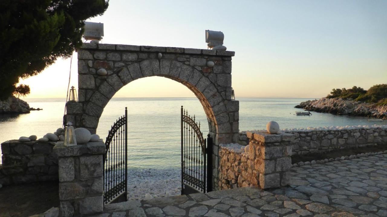 Lalloudes Seaside Accommodation Exo Nimfion Екстер'єр фото