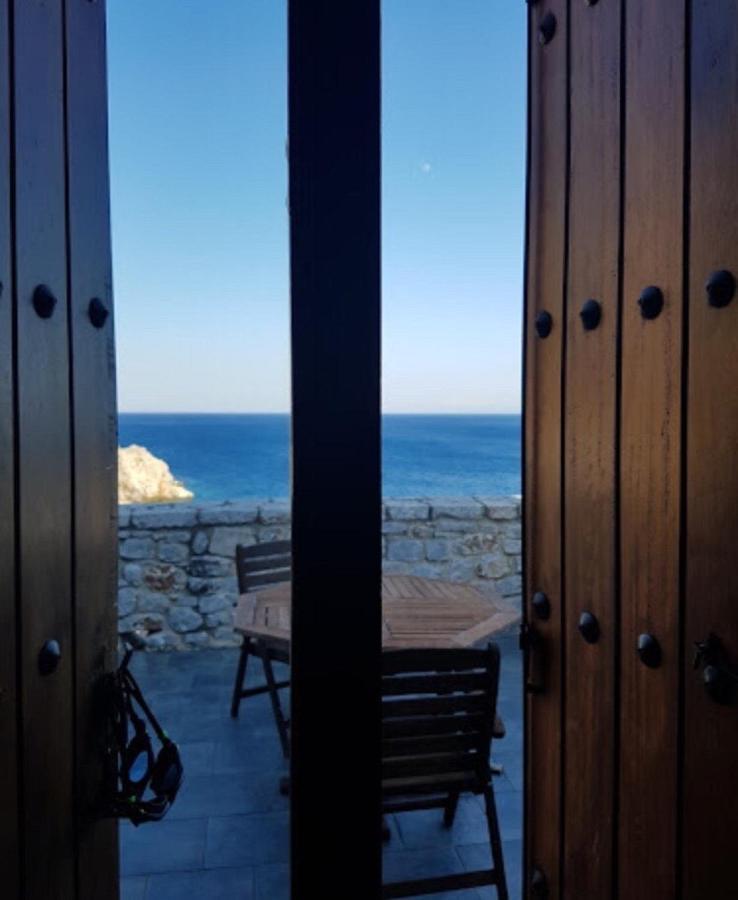 Lalloudes Seaside Accommodation Exo Nimfion Екстер'єр фото