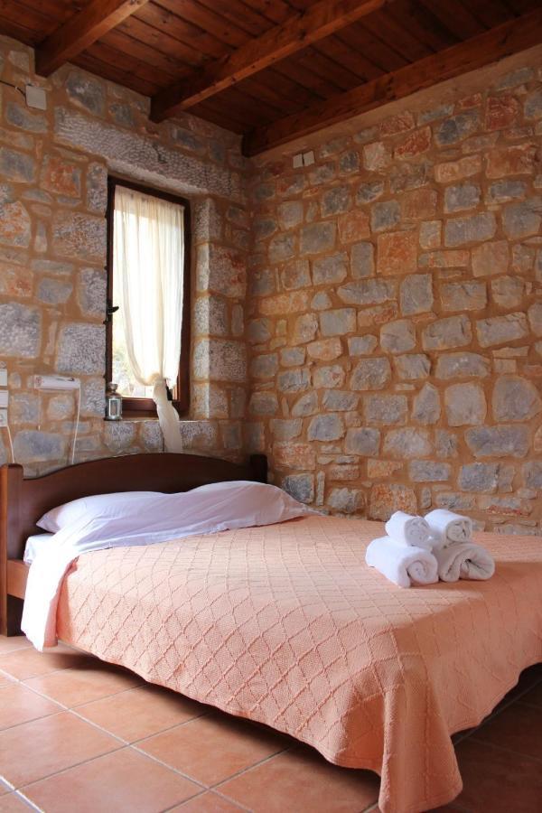 Lalloudes Seaside Accommodation Exo Nimfion Екстер'єр фото
