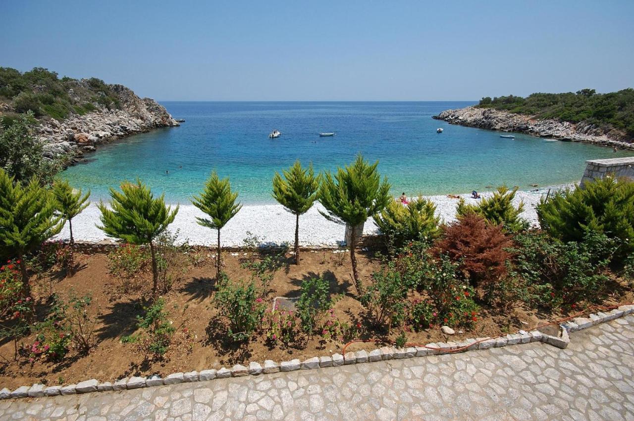 Lalloudes Seaside Accommodation Exo Nimfion Екстер'єр фото