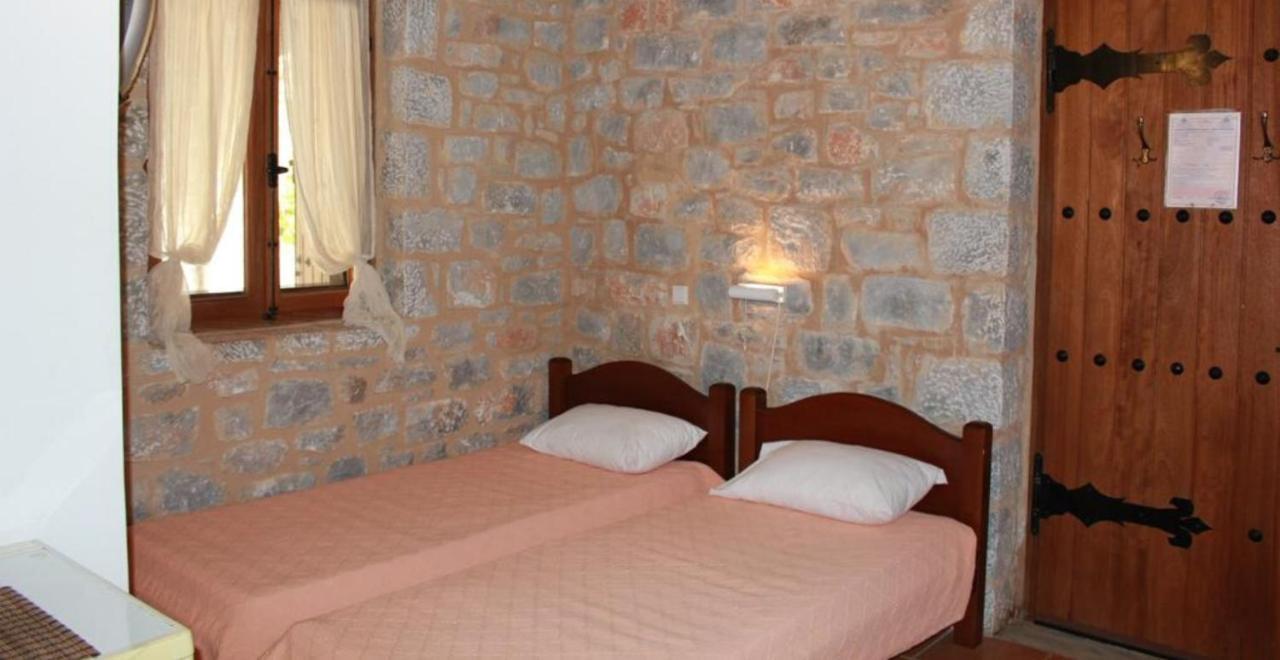 Lalloudes Seaside Accommodation Exo Nimfion Екстер'єр фото